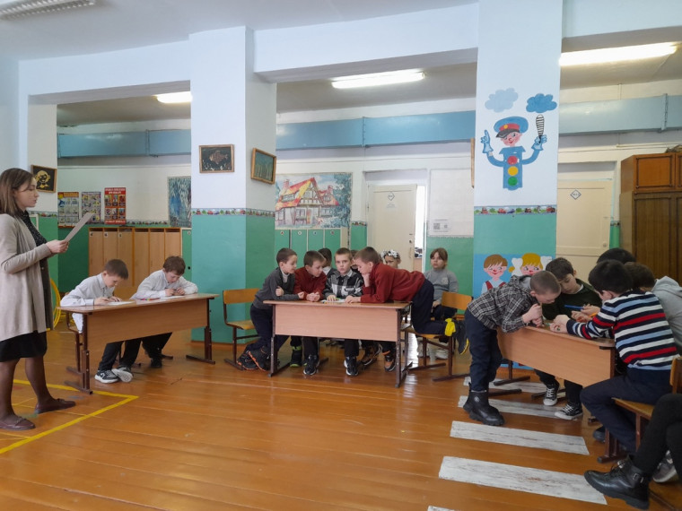 Мероприятие "А ну-ка, мальчики" в начальной школе.